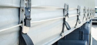 Fixadores de lonas deslizantes e de lonas para camiões